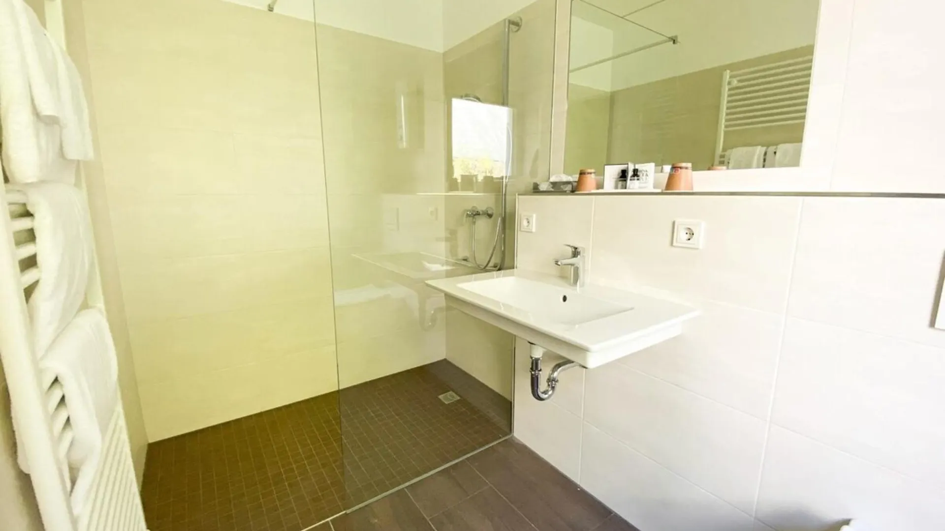 230 Lux Furnished Flat Apartment Beaufort